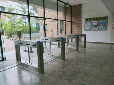 學(xué)校辦公樓